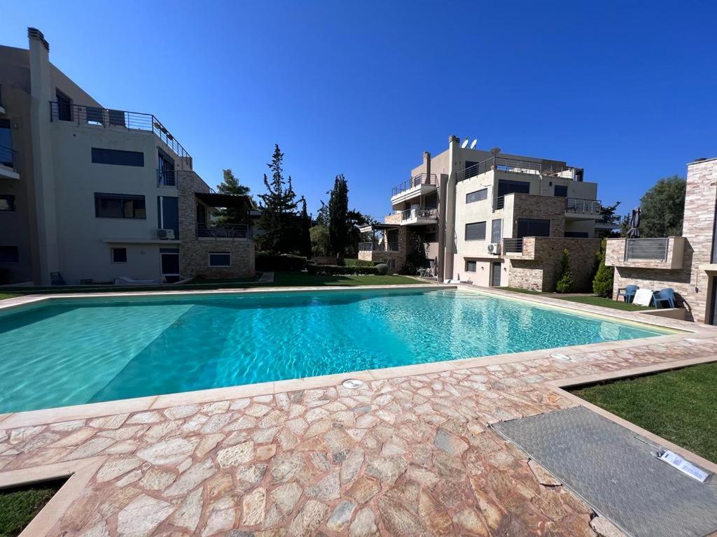 Pool 5 Minutes Walk From Porto Rafti
