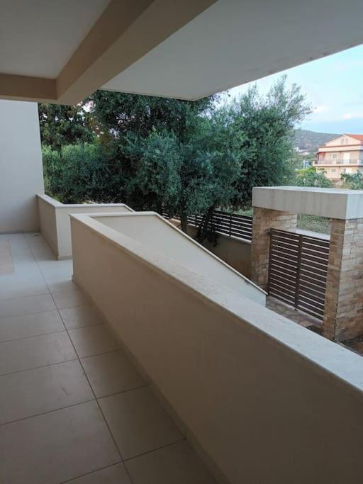 Apartment Pool 5 Minutes Walk From Porto Rafti
