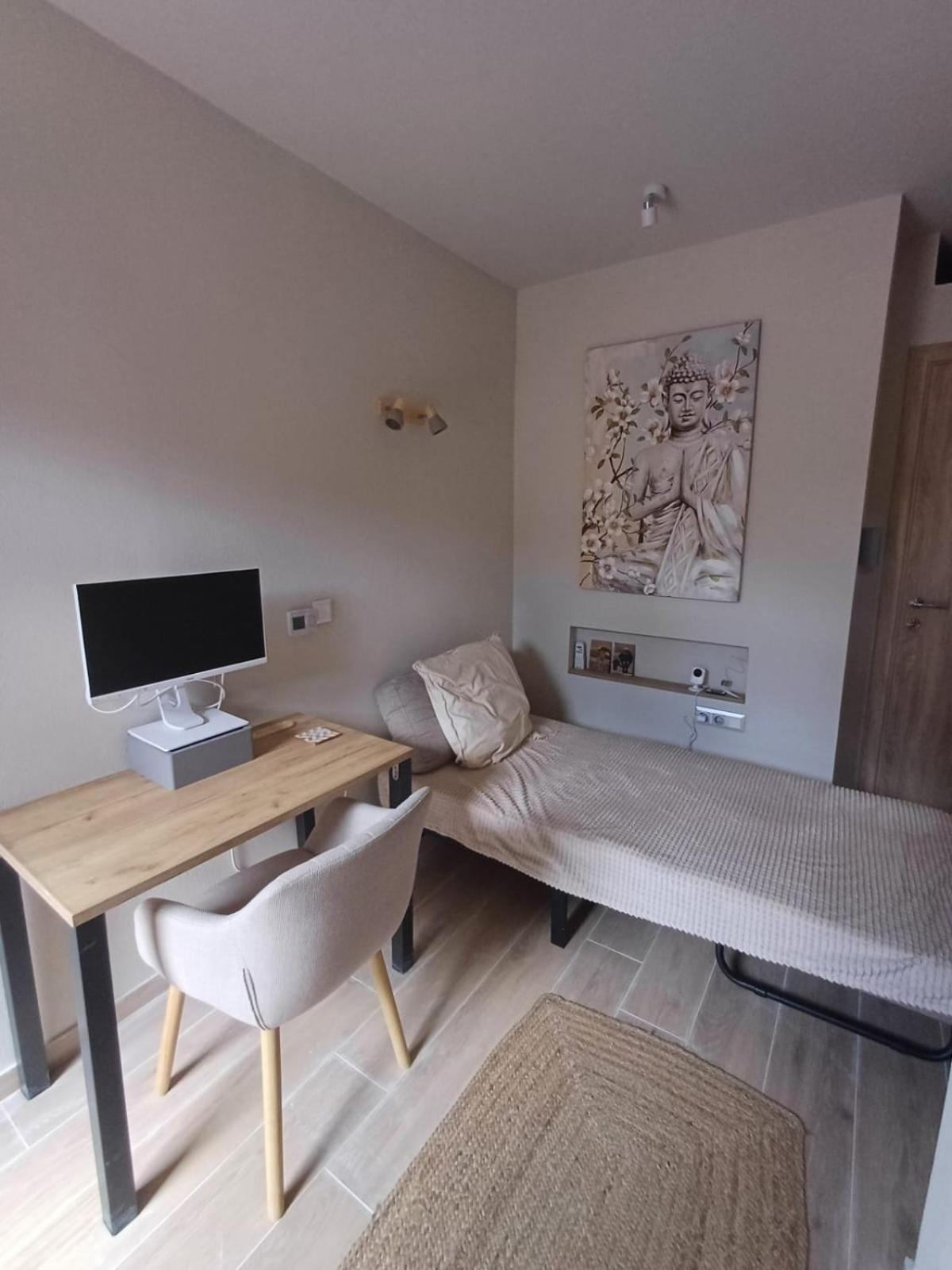 Apartment Pool 5 Minutes Walk From Porto Rafti